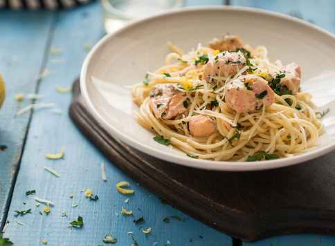 Spaghetti Salmone Pistacchi Pomodori Ricetta